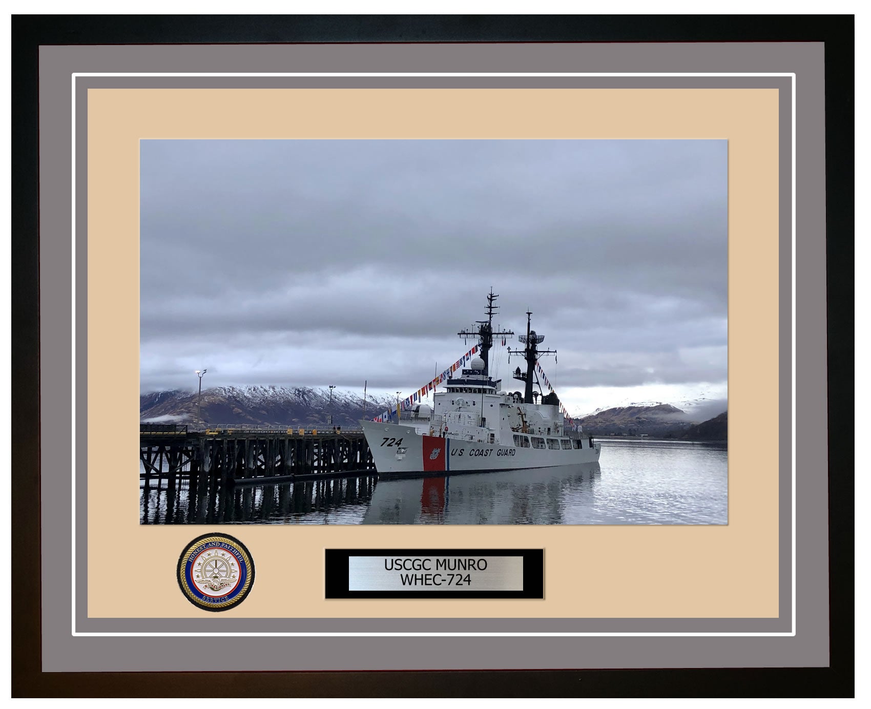 USCGC MUNRO WHEC 724 Framed Coast Guard Ship Photo Grey 265WHEC724